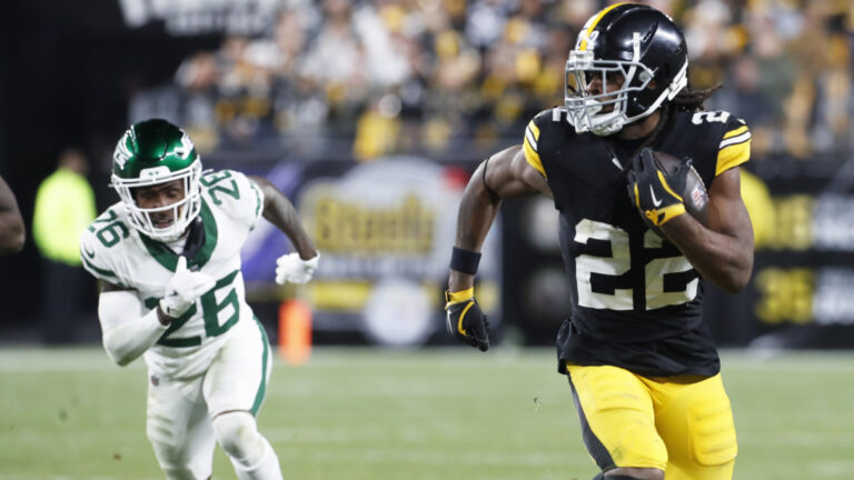 Najee Harris OVER 61.5 Rushing Yards (-113)