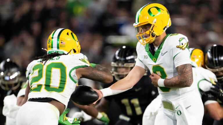 No. 20 Illinois Fighting Illini vs. No. 1 Oregon Ducks (-21.5)