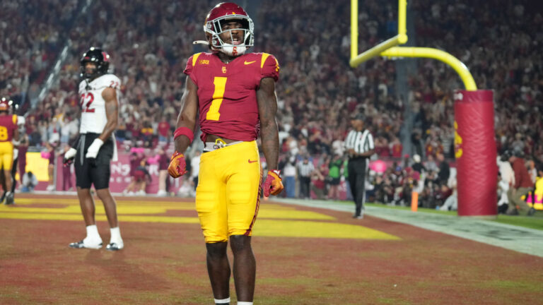 USC (-2.5) at Washington - Saturday at 7:30