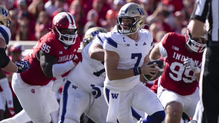 WASHINGTON HUSKIES (4-4, 2-3)