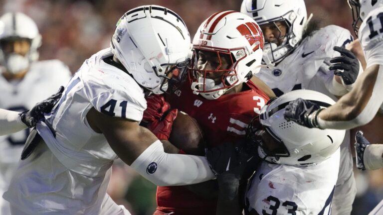 WISCONSIN BADGERS (5-3, 3-2)