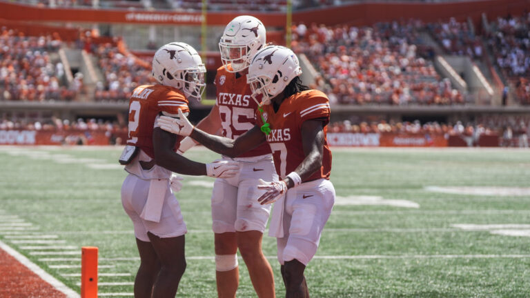 3) Texas Longhorns