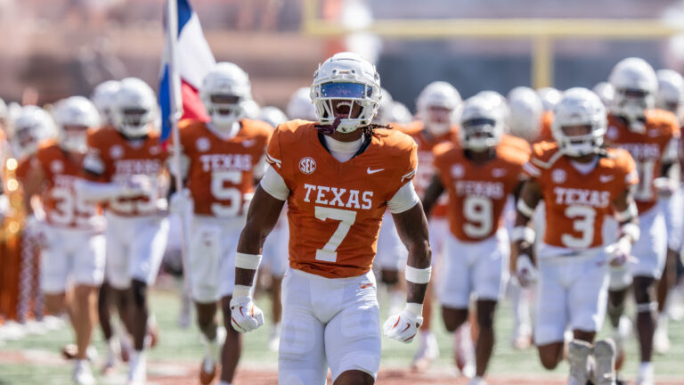 3) Texas Longhorns (9-1)
