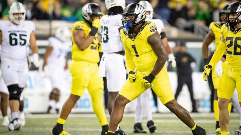 1) Oregon Ducks