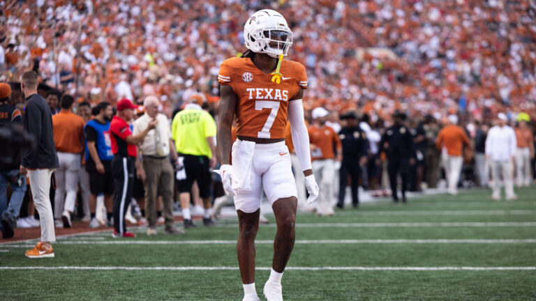 2) Texas Longhorns (8-1)