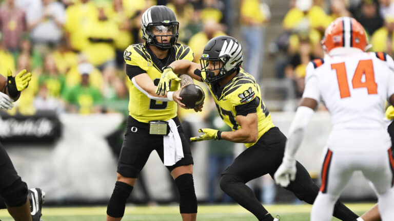 4 Seed: Oregon Ducks (8-0)