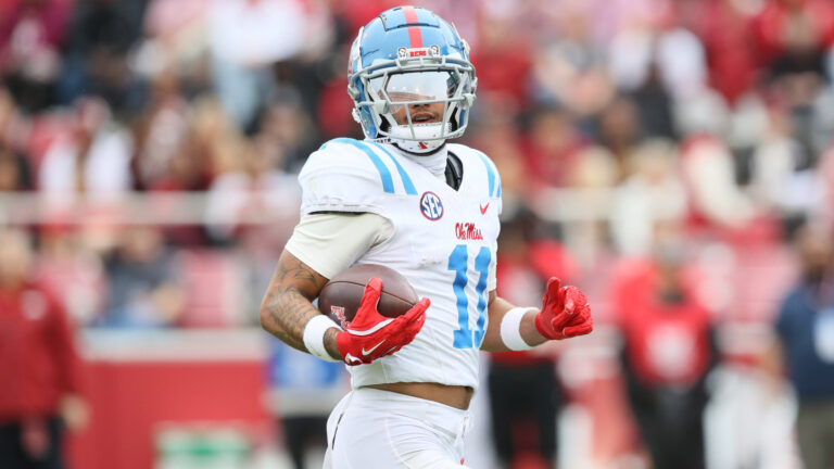 16) Ole Miss Rebels