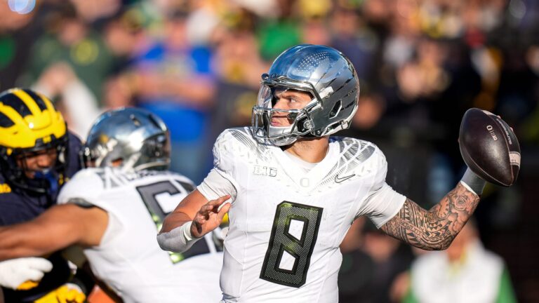 Quarterfinals Matchup: No. 8 Georgia vs. No. 1 Oregon