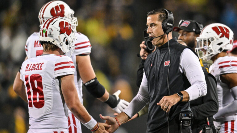 4) Wisconsin Badgers
