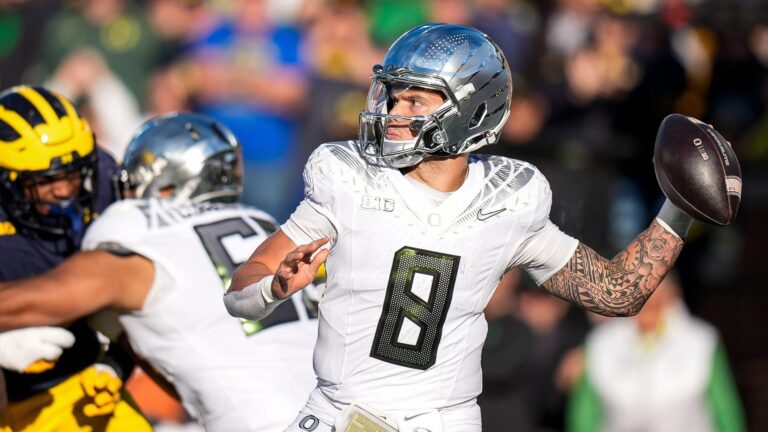 1) Oregon Ducks (Big Ten Champion)