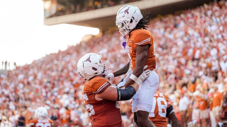2 Seed: Texas Longhorns (SEC Champ)