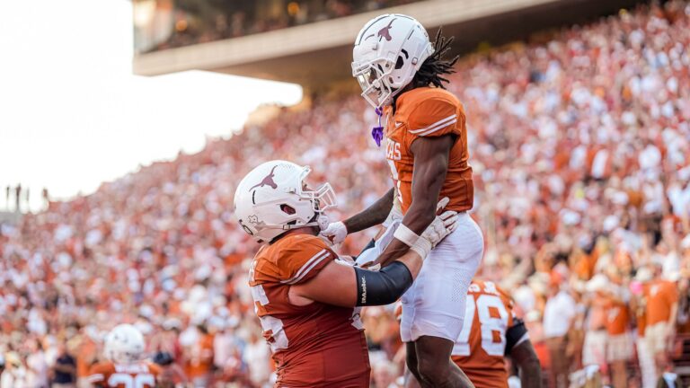 2 Seed: Texas Longhorns (SEC Champ)