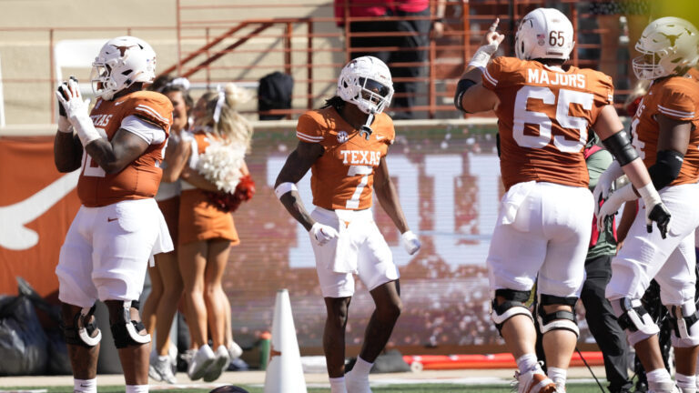 3) Texas Longhorns