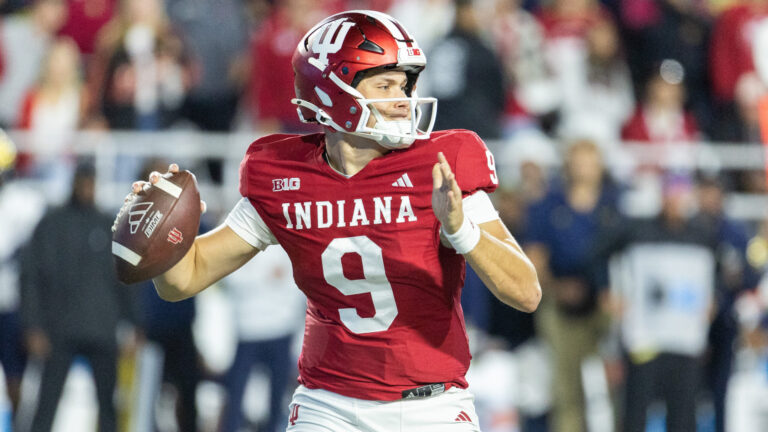 5) Indiana Hoosiers (10-0)