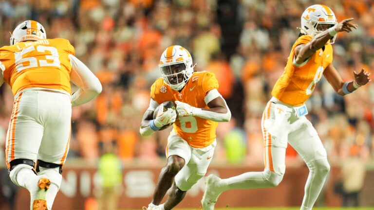 3) Tennessee Volunteers (8-1)
