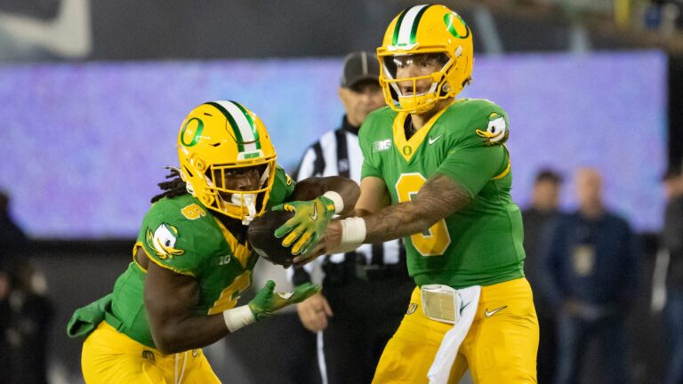 Washington Huskies vs No. 1 Oregon Ducks (-18.5)