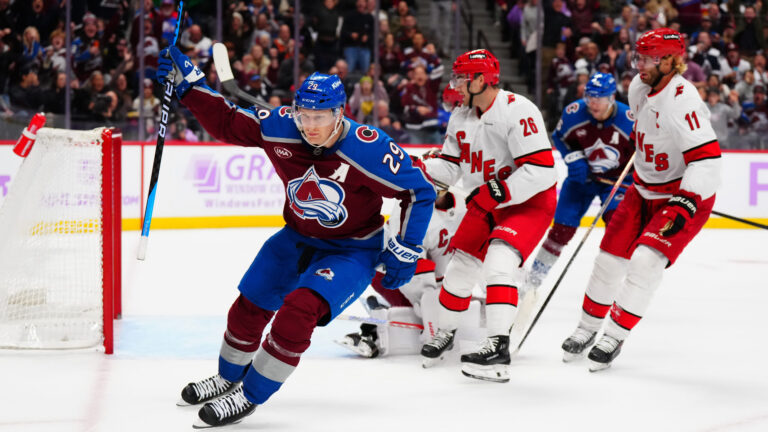 2. Colorado Avalanche: Artturi Lehkonen - Nathan MacKinnon - Mikko Rantanen