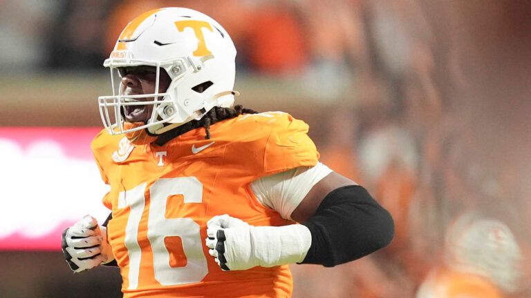 No. 7 Tennessee (8-1, 5-1)
