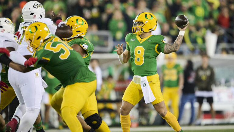 1) Oregon Ducks (11-0)