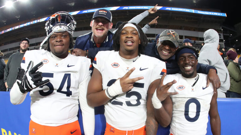 Virginia Cavaliers vs. No. 8 Notre Dame Fighting Irish (-22.5)