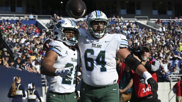 Memphis Tigers vs No. 18 Tulane Green Wave (-13.5)