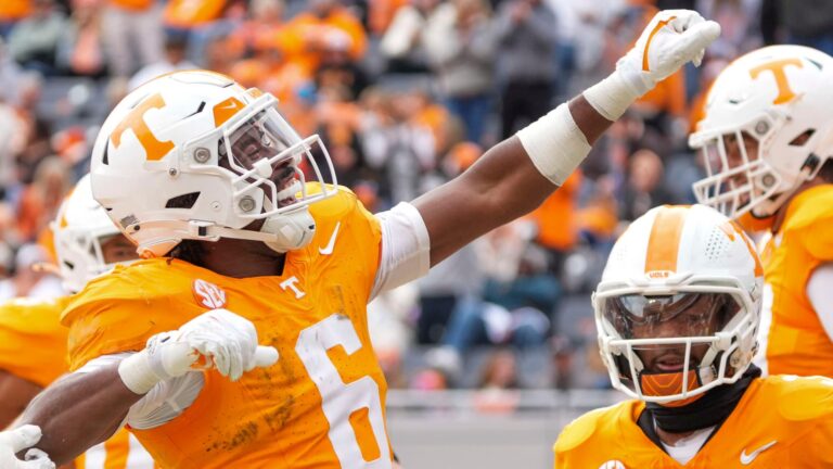 8. Tennessee Volunteers 9-2