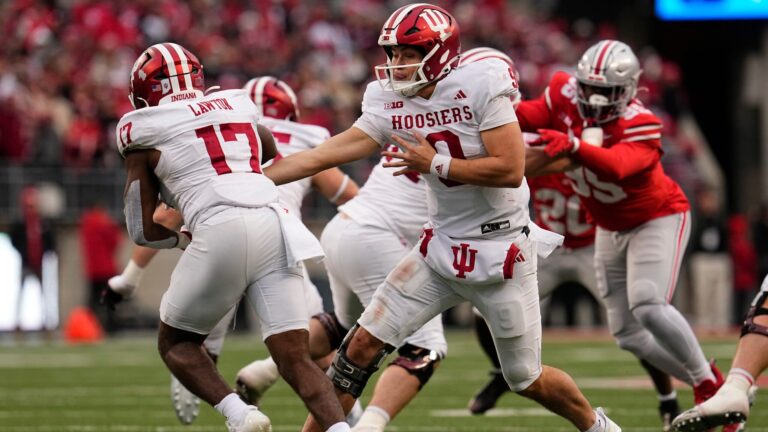 9. Indiana Hoosiers 10-1
