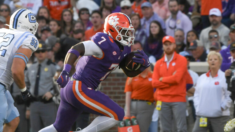 12) Clemson Tigers