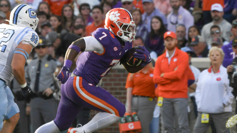 12) Clemson Tigers