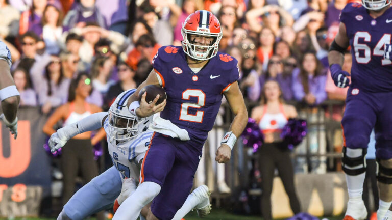 3) Clemson Tigers (9-2)