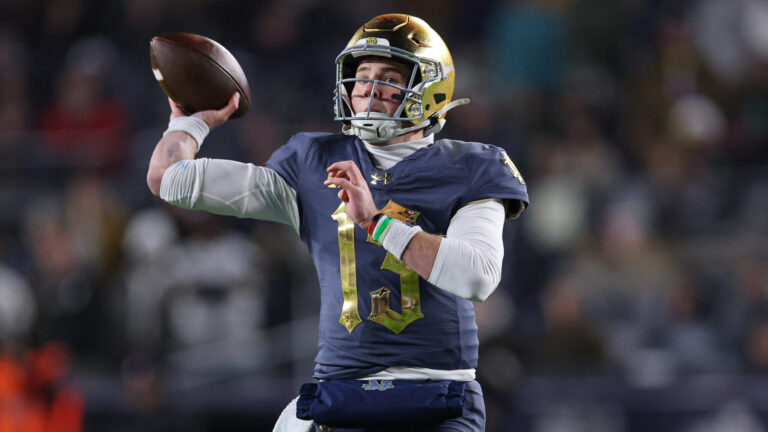 5) Notre Dame Fighting Irish