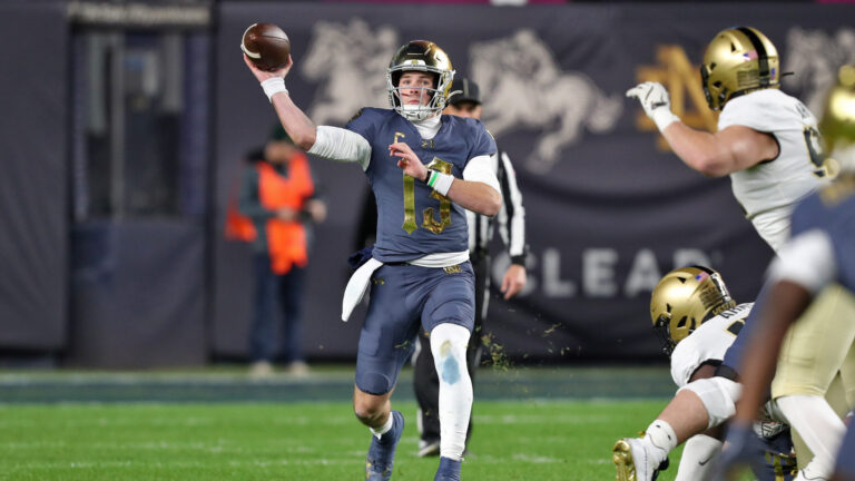 5) Notre Dame Fighting Irish