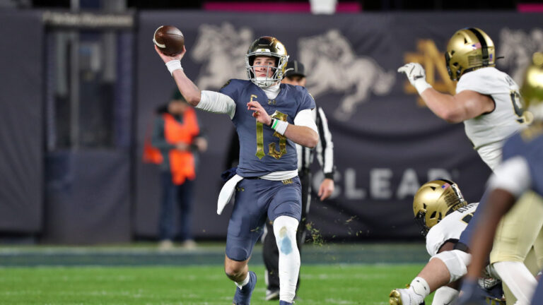 5) Notre Dame Fighting Irish