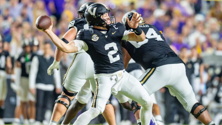 No. 7 Tennessee Volunteers (-10.5) vs Vanderbilt Commodores