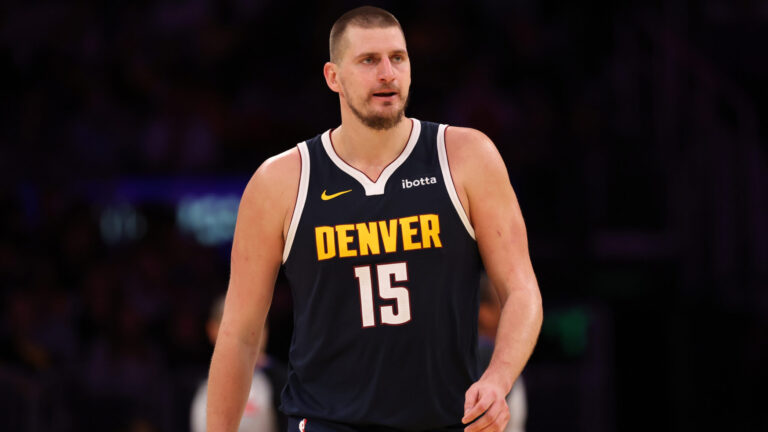 Nikola Jokic 30+ Points/Denver to Win (+205)