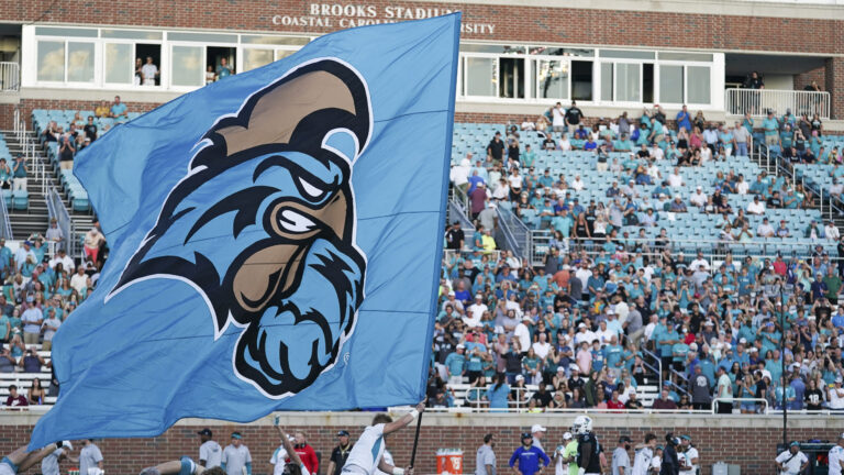 7) EDGE Deamontae Diggs, Coastal Carolina