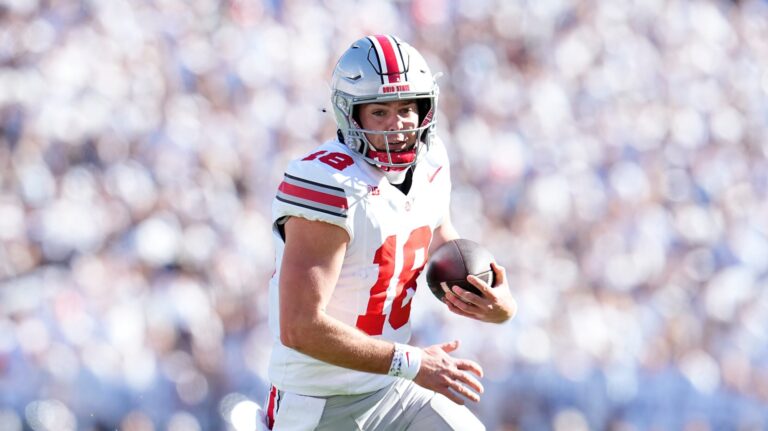8th Seed: Ohio State Buckeyes: 10-2 (At-Large Bid)