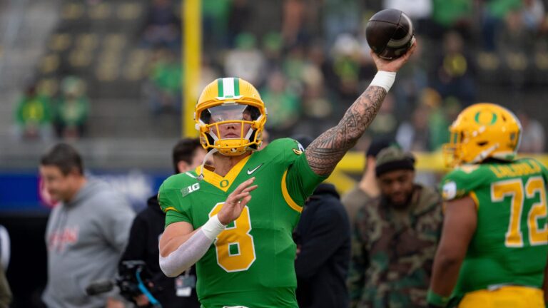 4) Oregon Ducks