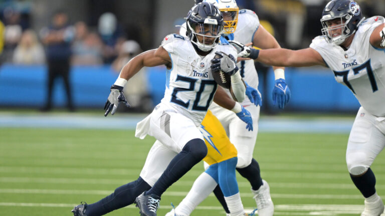 Tony Pollard OVER 67.5 Rushing Yards (-113)