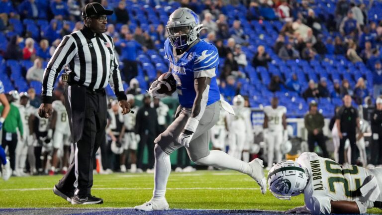 25) Memphis Tigers (10-2)