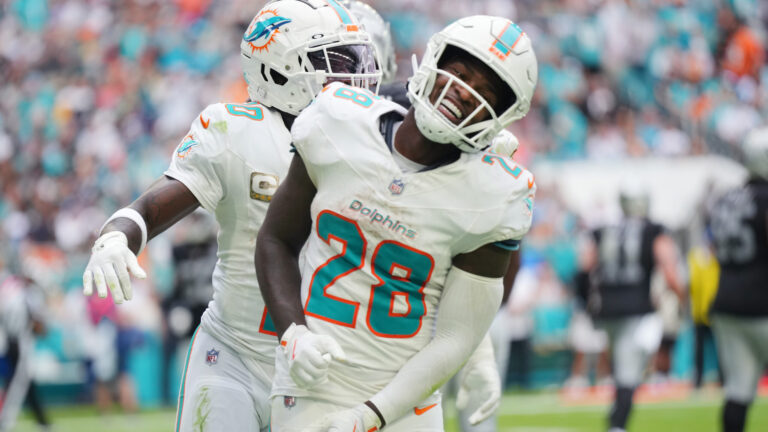 De'Von Achane UNDER 12.5 Rushing Attempts (-113)
