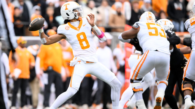 9 Seed: Tennessee Volunteers (10-2)