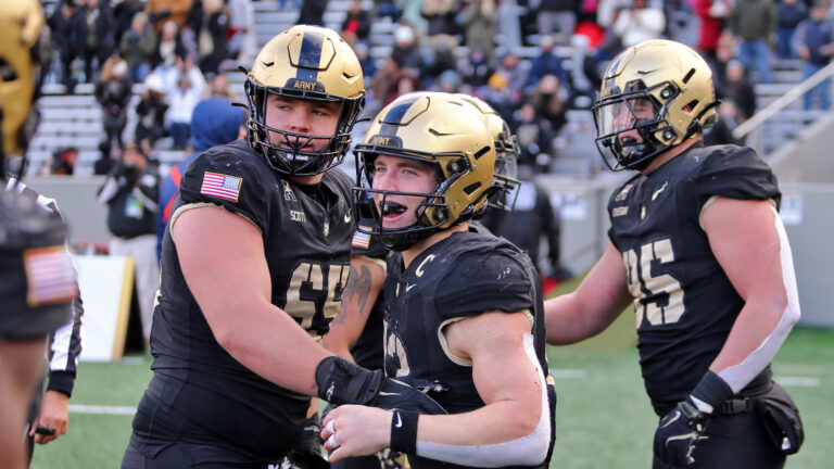 Army Black Knights | Trend: +1