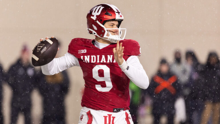 5) Indiana Hoosiers (11-1)