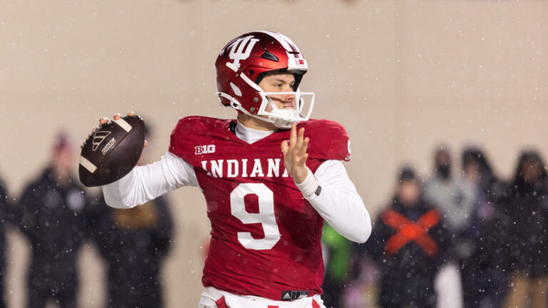 10 Seed: Indiana Hoosiers (11-1)