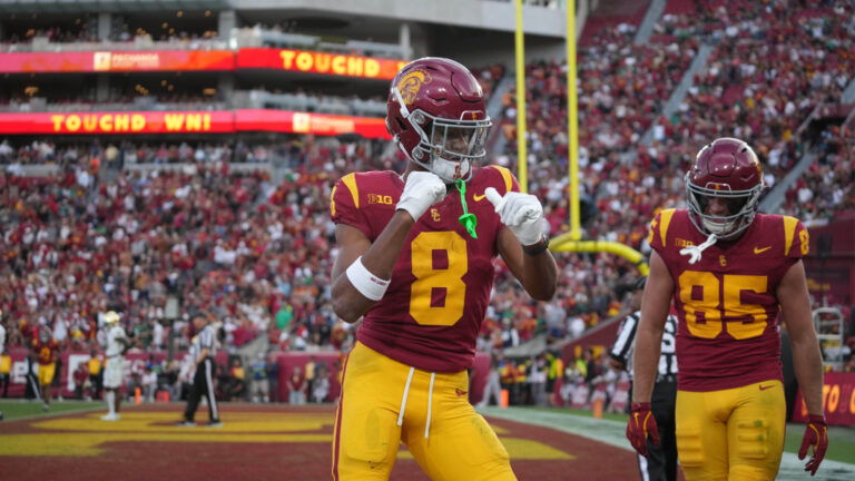 Las Vegas Bowl: USC Trojans vs. Florida Gators - December 27