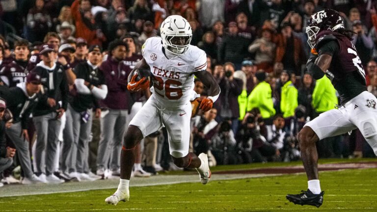 3) Texas Longhorns (11-2)