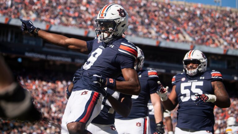 16) Auburn Tigers