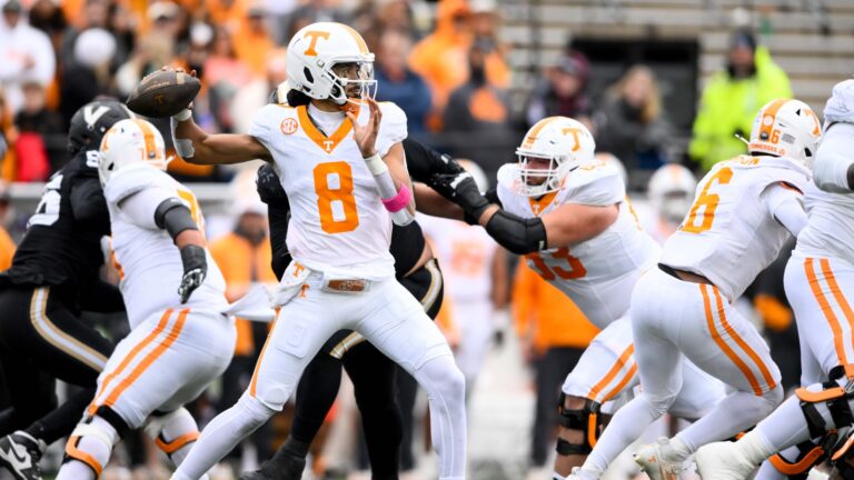 7) Tennessee Volunteers (10-2)
