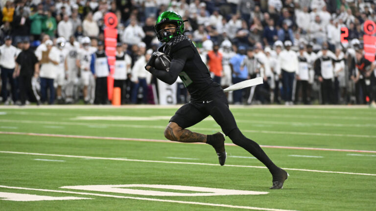 Semifinal Matchup: No. 11 South Carolina vs. No. 1 Oregon